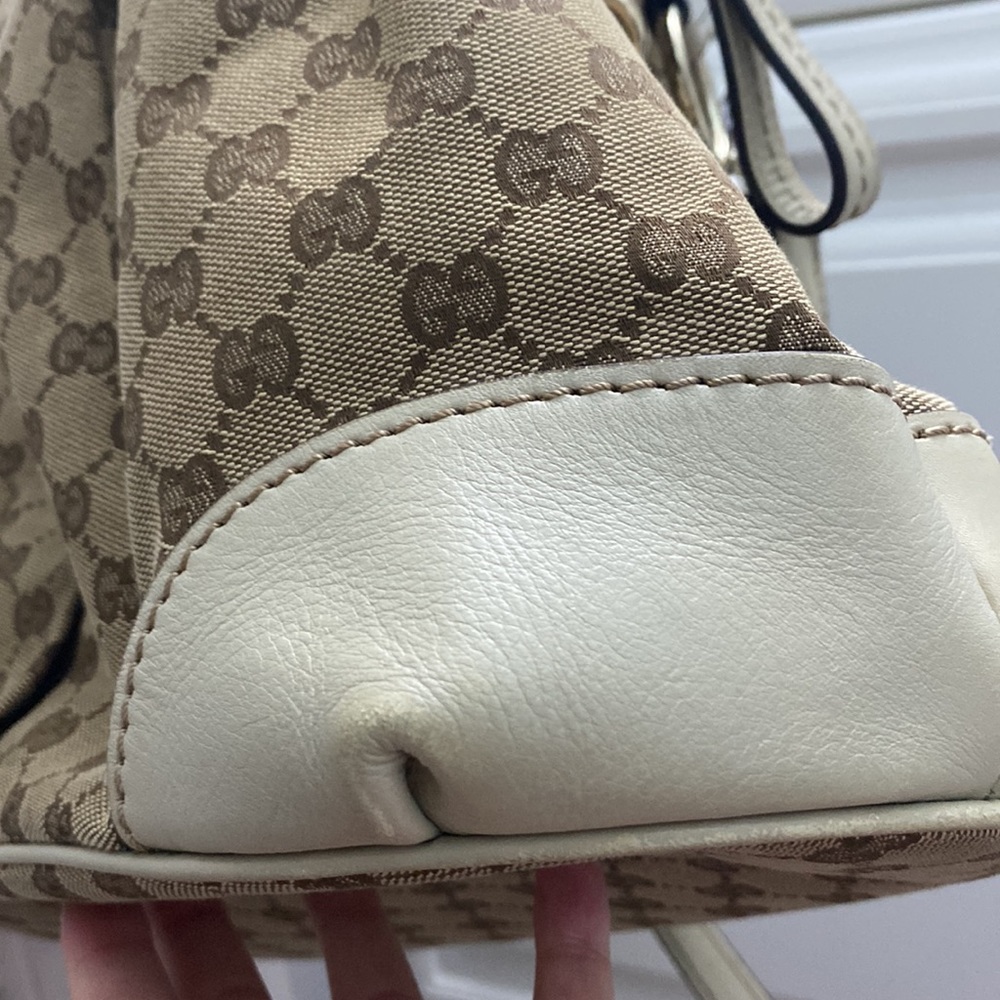 Authentic Gucci Sukey crossbody shoulder purse. - Picture 12 of 17